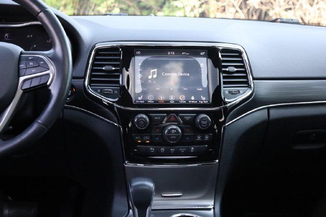 Used 2020 Jeep Grand Cherokee Limited AWD/4WD image 26