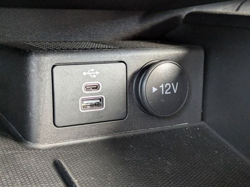 Certified 2025 Ford Escape SE image 24