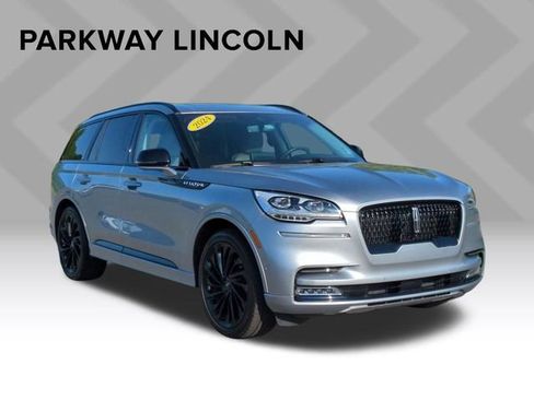 Used 2024 Lincoln Aviator Reserve w/ Equipment Group 201A RWD image 3