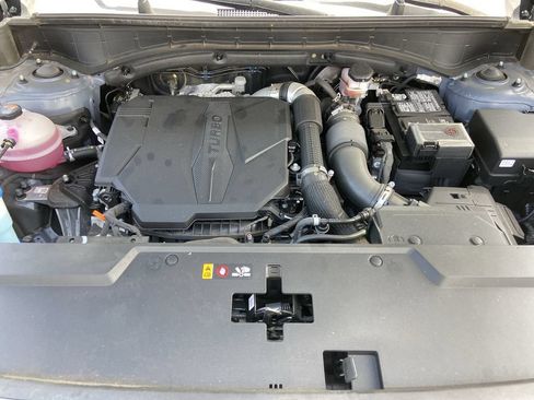 Used 2025 Hyundai Santa Fe SEL FWD image 25