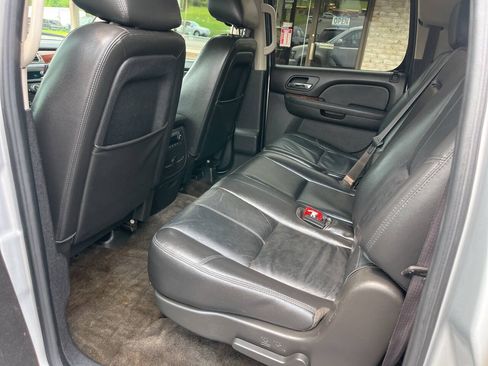 Used 2012 Chevrolet Suburban LT AWD/4WD image 22