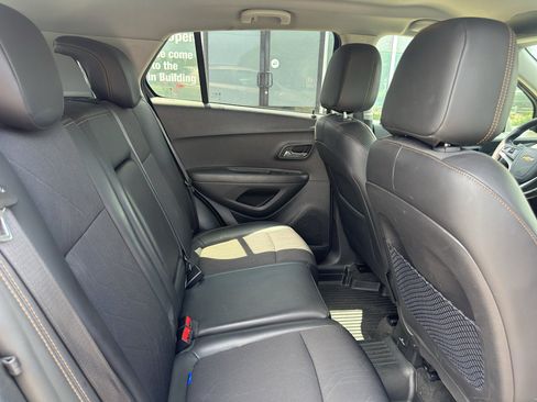 Used 2020 Chevrolet Trax LT w/ Driver Confidence Package FWD image 13