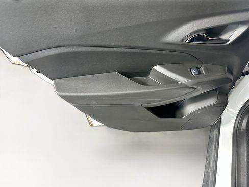 Used 2025 Chevrolet Trax ACTIV w/ Driver Confidence Package image 26