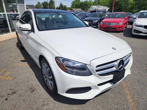 Used 2017 Mercedes-Benz C 300 4MATIC Sedan image 4