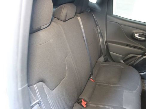 Used 2023 Jeep Renegade Altitude w/ Convenience Group I AWD/4WD image 9