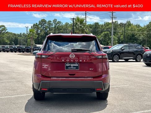 Used 2024 Nissan Rogue SV w/ SV Premium Package FWD image 4