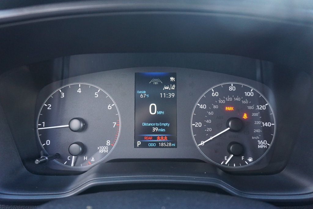 Certified 2024 Toyota Corolla SE FWD image 5