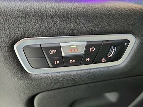 Used 2023 BMW X6 xDrive40i w/ M Sport Package image 37