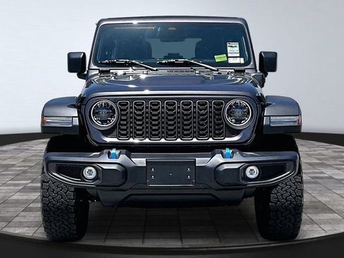 Used 2025 Jeep Wrangler Unlimited Rubicon 4xe w/ Convenience Group AWD/4WD image 27