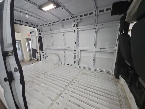 Used 2025 RAM ProMaster 3500 w/ Convenience Group FWD image 12