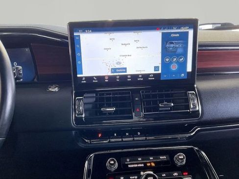 Used 2022 Lincoln Navigator Reserve AWD/4WD image 9