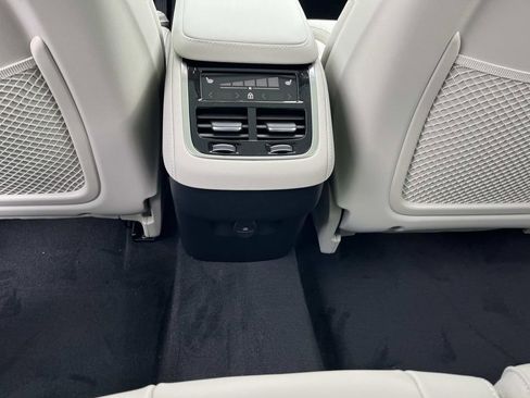 New 2026 Volvo XC90 B6 Ultra image 16