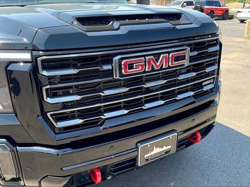 Used 2024 GMC Sierra 2500 AT4 w/ Technology Package AWD/4WD image 33