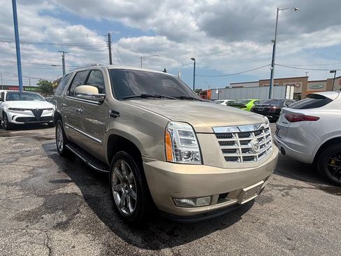 Used 2008 Cadillac Escalade AWD image 3