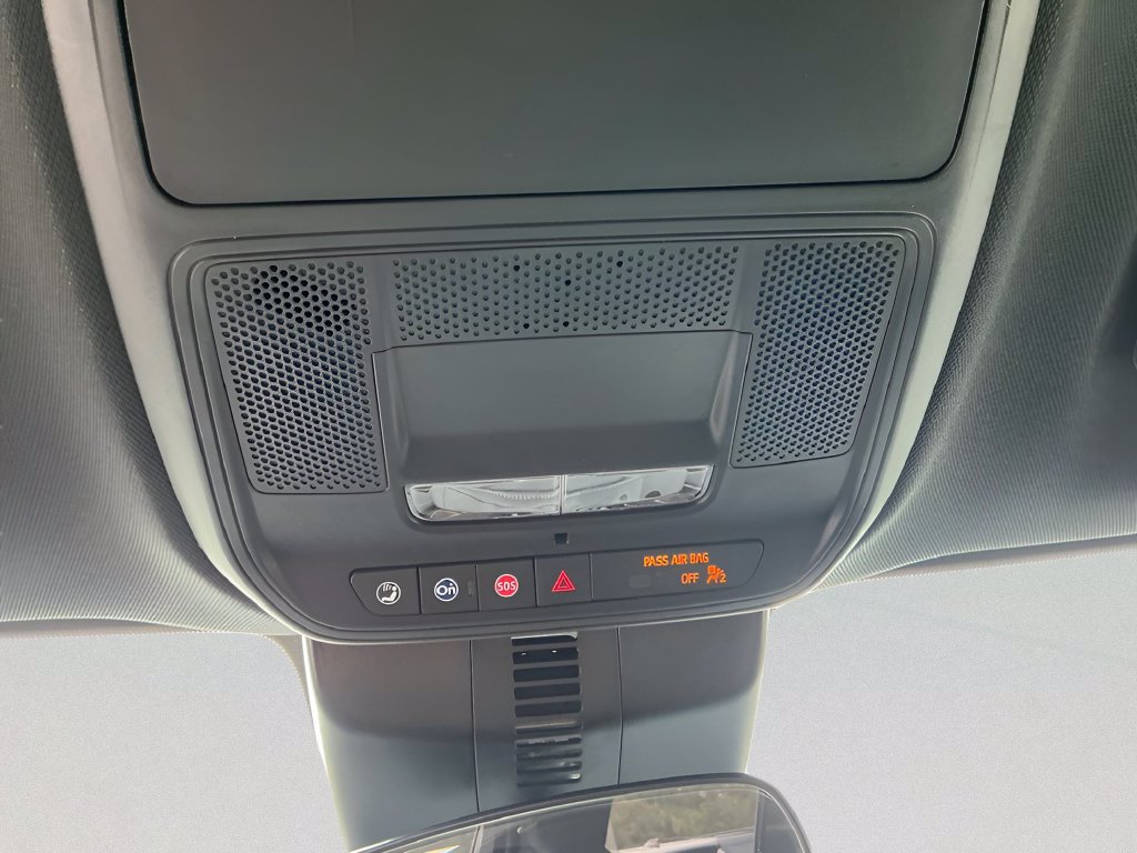 Used 2025 GMC Acadia Elevation FWD image 32