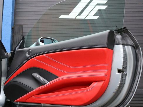 Used 2015 Ferrari California T image 19