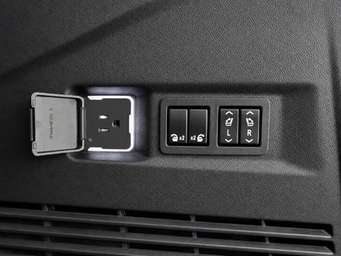 Used 2023 GMC Yukon AT4 AWD/4WD image 21