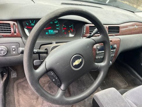Used 2010 Chevrolet Impala LS image 10