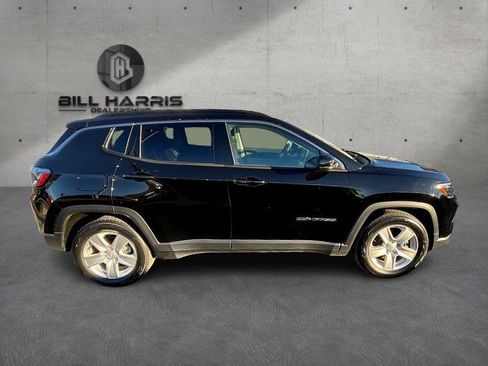 Used 2022 Jeep Compass Latitude image 4
