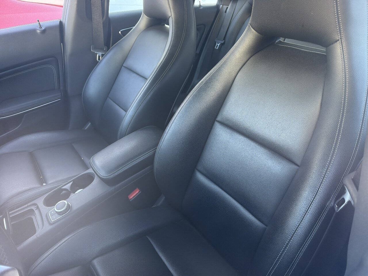 Used 2016 Mercedes-Benz CLA 250 image 5