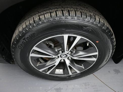 Used 2017 Toyota Highlander LE image 14