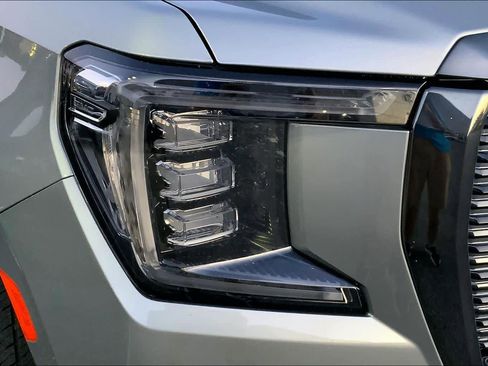 Used 2023 GMC Yukon Denali Ultimate image 25