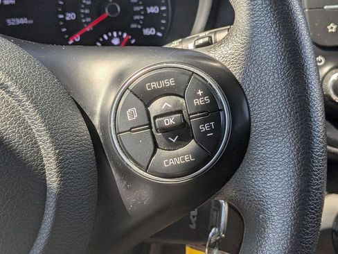 Used 2022 Kia Soul LX FWD image 16