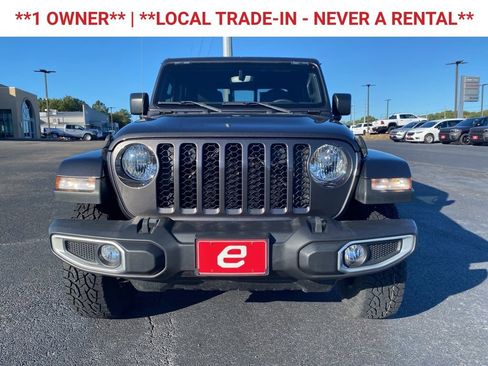 Used 2023 Jeep Gladiator Sport image 2