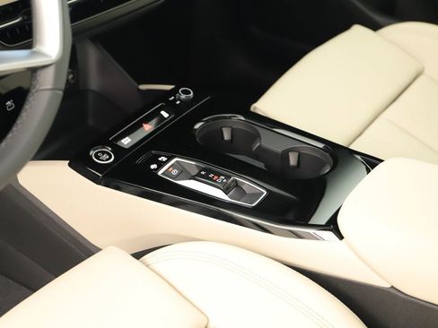 New 2025 Audi Q6 e-tron Premium Plus image 17