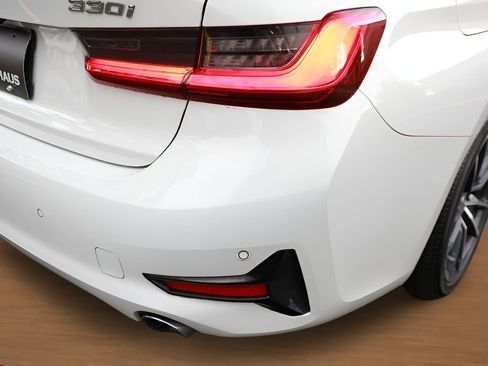 Used 2019 BMW 330i Sedan w/ Convenience Package RWD image 10