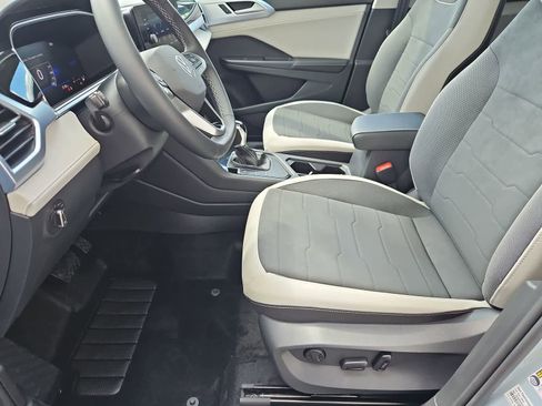 New 2026 Volkswagen Taos SE FWD image 16