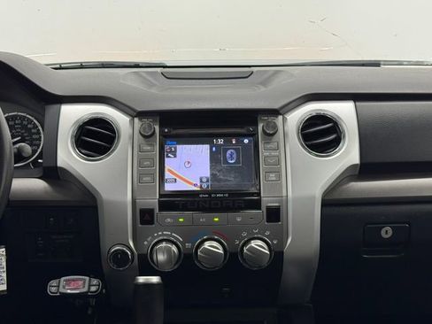 Used 2016 Toyota Tundra SR5 w/ SR5 Upgrade Package AWD/4WD image 4