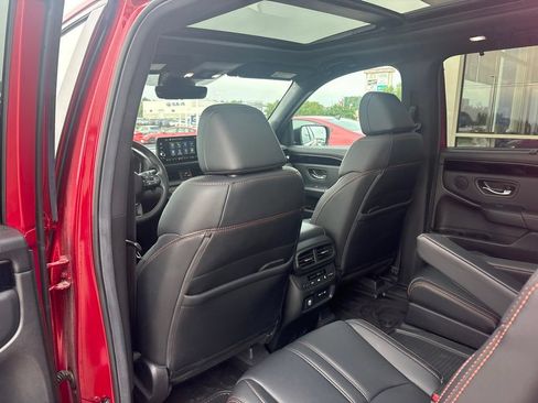 Certified 2025 Honda Pilot TrailSport image 41