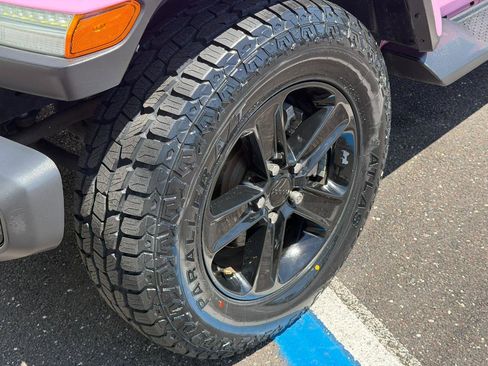 Used 2021 Jeep Wrangler Unlimited Sahara image 6