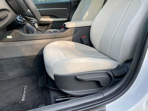 Certified 2025 Hyundai Sonata SE FWD image 21