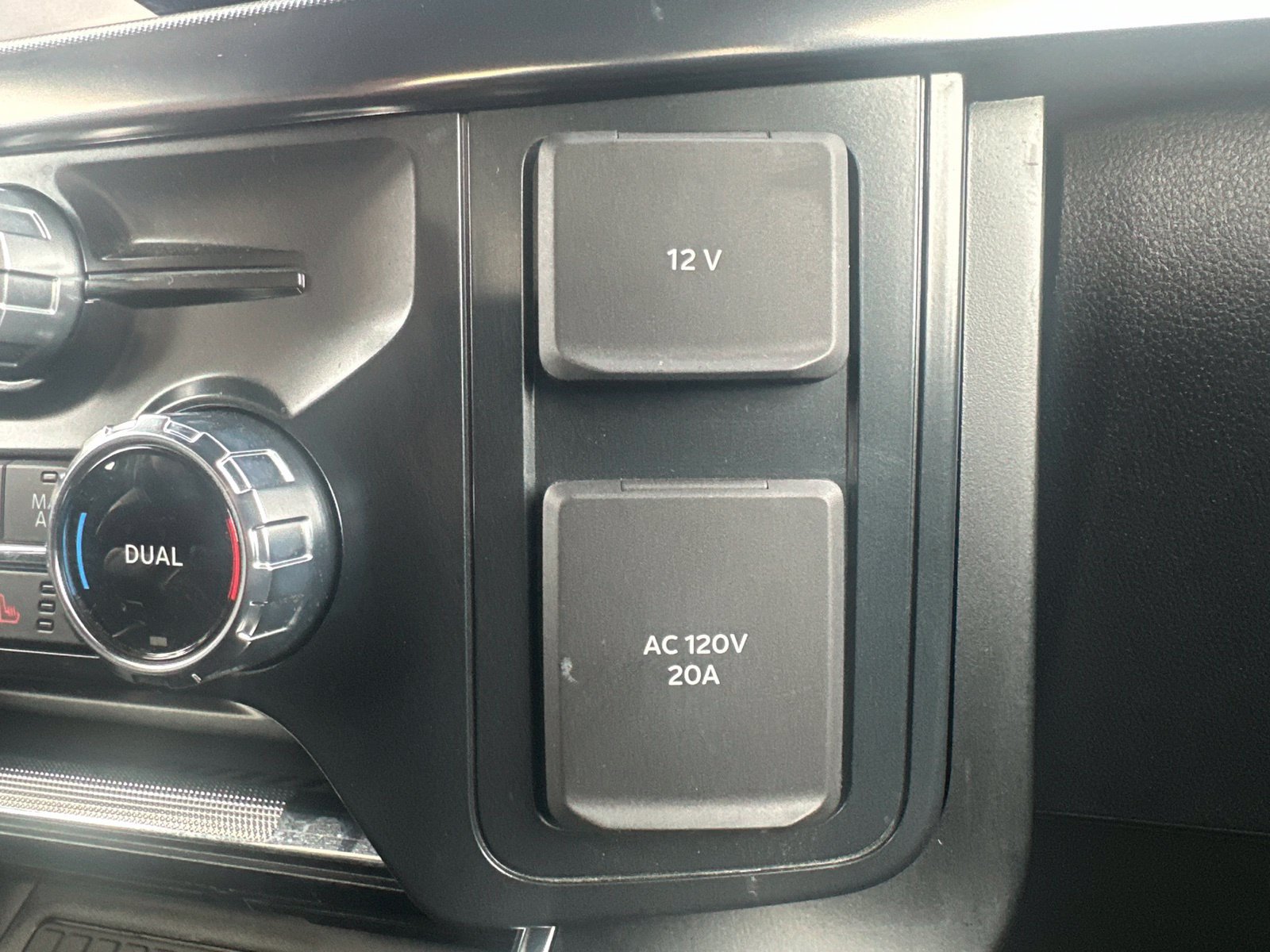 Used 2025 Ford F150 Raptor AWD/4WD image 15