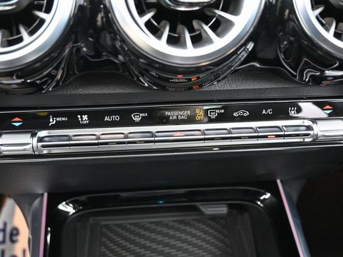 Used 2024 Mercedes-Benz EQB 250+ image 35