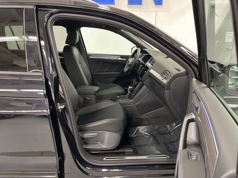 Used 2024 Volkswagen Tiguan SE R-Line AWD/4WD image 11