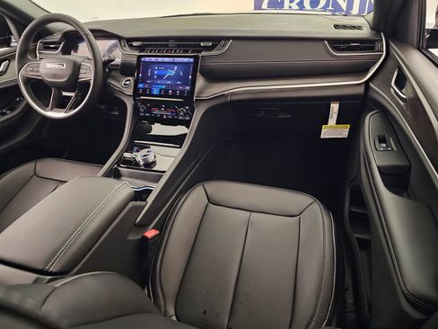 New 2025 Jeep Grand Cherokee Limited image 17