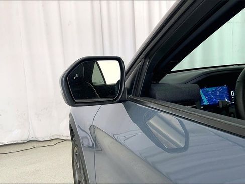 Used 2025 Ford Explorer ST image 10