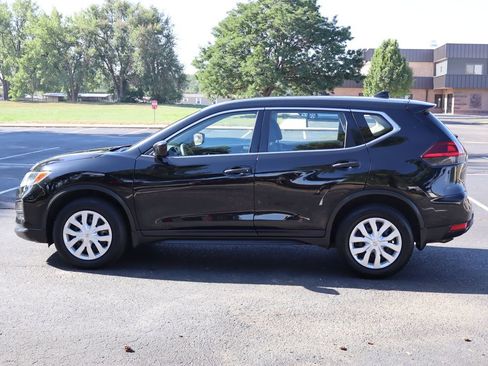 Used 2018 Nissan Rogue S AWD/4WD image 9