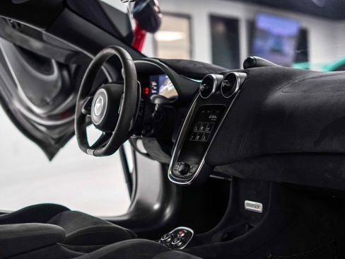 Used 2019 McLaren 600LT RWD image 19
