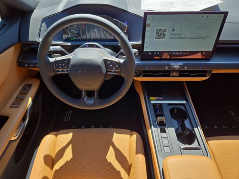 New 2026 Lexus ES 350e FWD image 14
