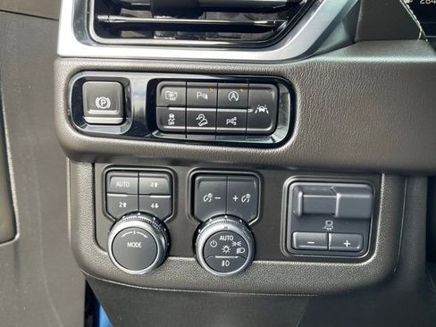 Used 2025 GMC Yukon XL Elevation AWD/4WD image 24