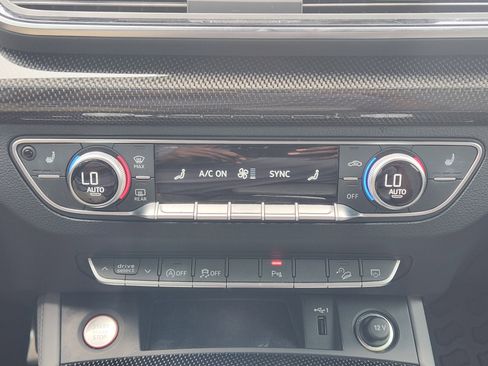 Used 2022 Audi SQ5 Premium Plus w/ Premium Plus Package image 19