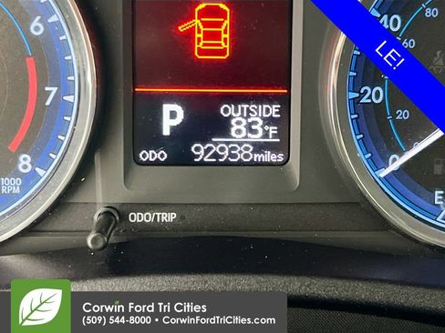 Used 2019 Toyota Corolla LE FWD image 2