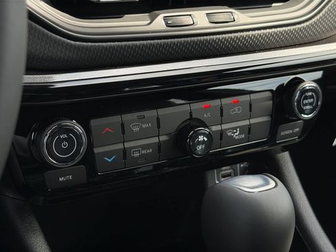 New 2026 Jeep Compass Latitude AWD/4WD image 10