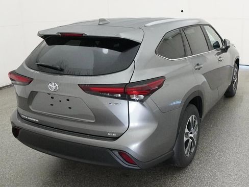 New 2026 Toyota Highlander XLE AWD/4WD image 8