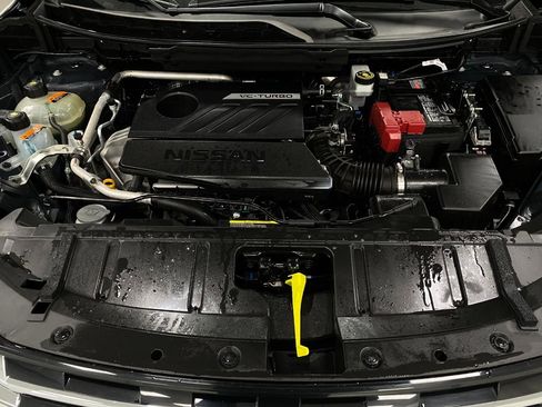 Certified 2025 Nissan Rogue SV image 11