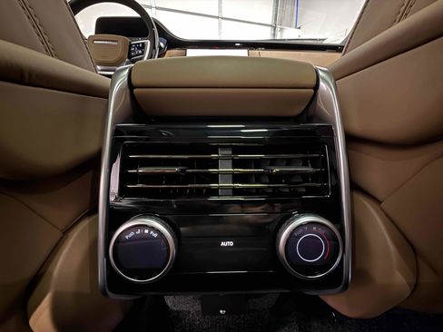 Used 2025 Land Rover Range Rover Long Wheelbase Autobiography image 88